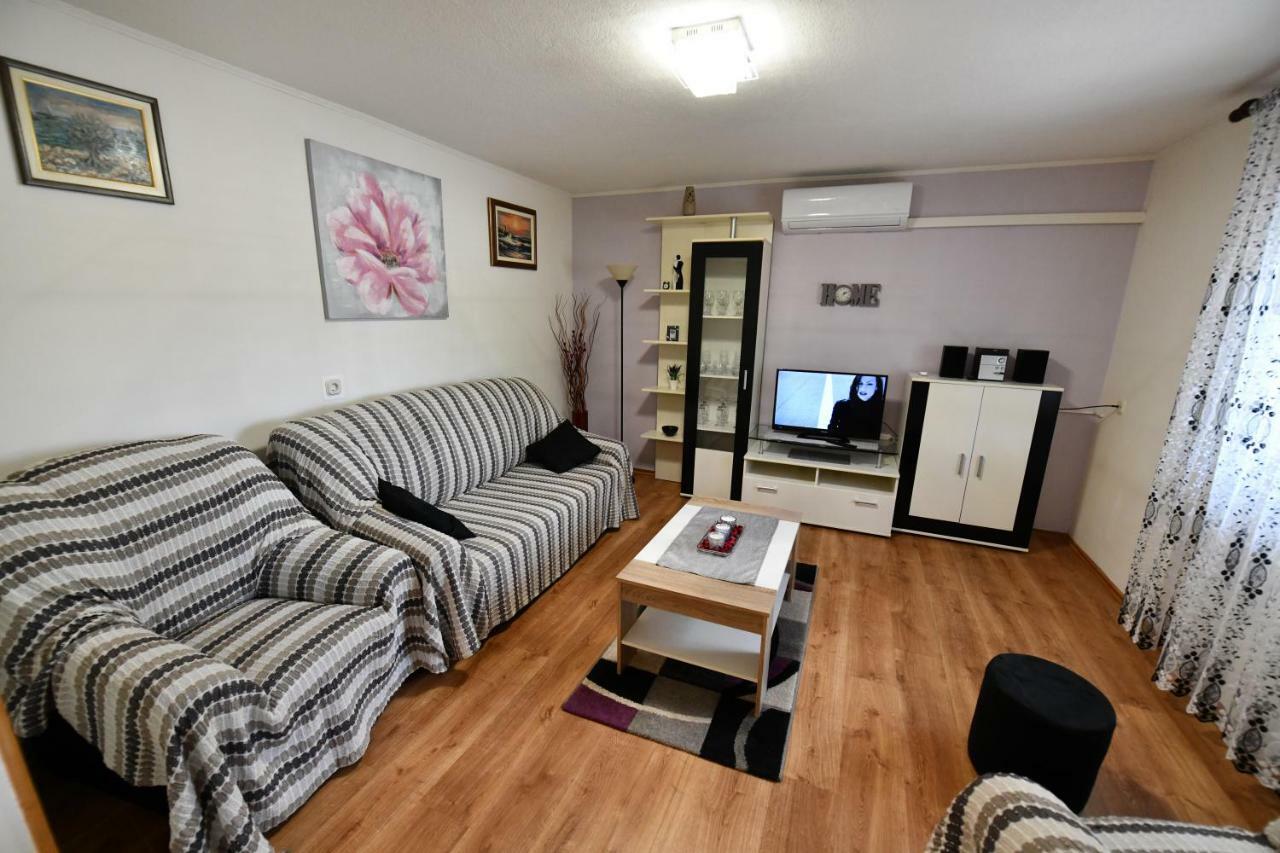 Holiday Home Miramary Триль Экстерьер фото
