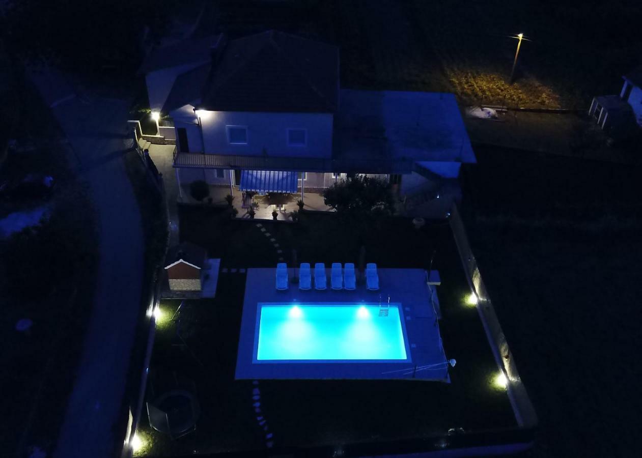 Holiday Home Miramary Триль Экстерьер фото